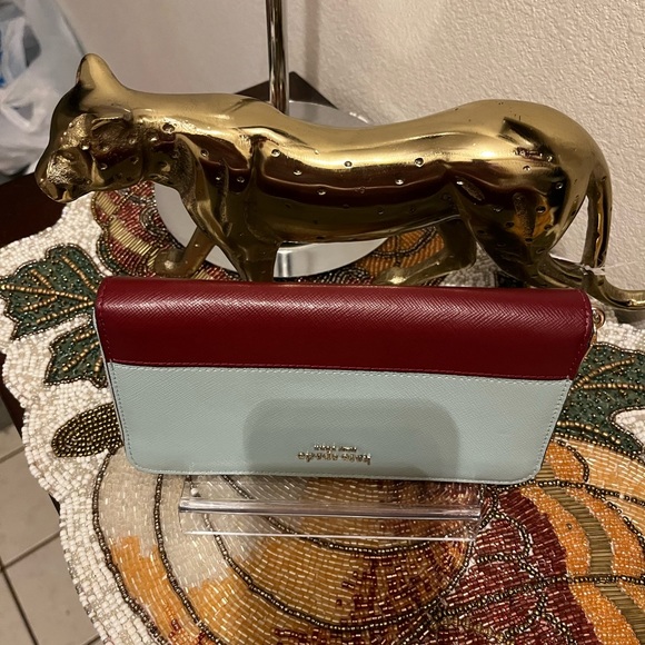 Kate Spade BiColor LeatherZip AroundWallet.LightBlue& Burgundy.GoldHardware.EUC. - Picture 3 of 5